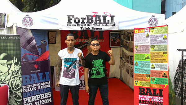 Gerai ForBALI (Forum Rakyat Bali Tolak Reklamasi) di Indonesia Greaser Party, Plaza Barat Senayan, sudah siap menyambut kawan-kawan seperjuangan!