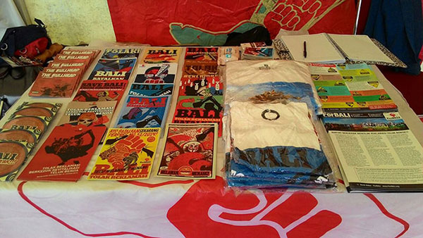 Serbaneka merchandise yang tersedia dari ForBALI.