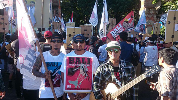 Pemandangan di depan kantor Gubernur Bali, sumber segala ide jahat reklamasi Teluk Benoa.