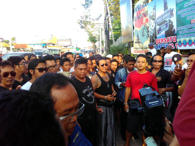 Nusa Dua bergerak #tolakreklamasitelukbenoaberkedokrevitalisasi