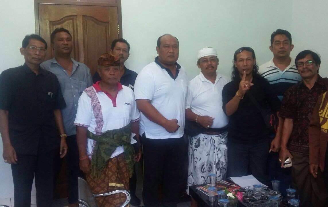 Foto Bersama Setelah Konferensi Pers