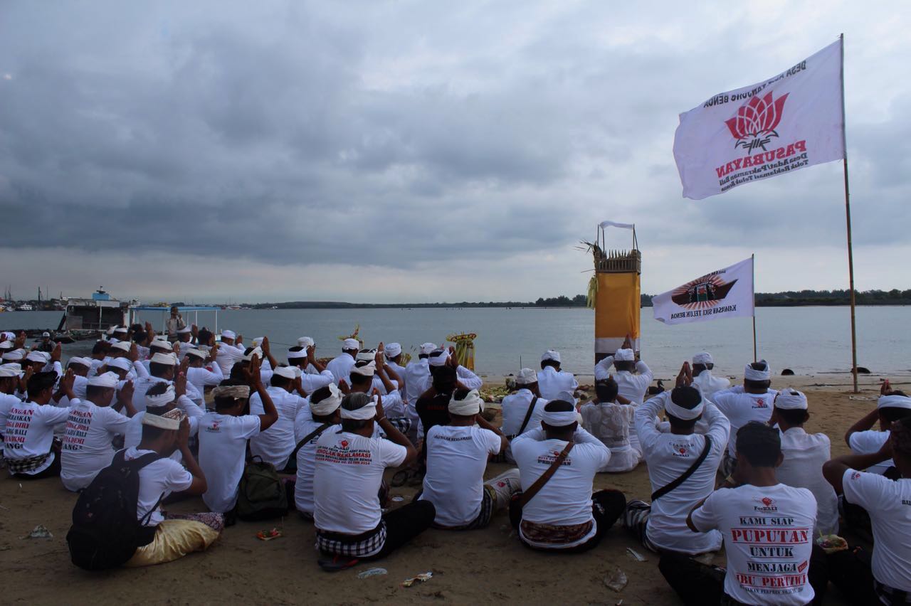 Ritual pakelem di Tanjung Benoa