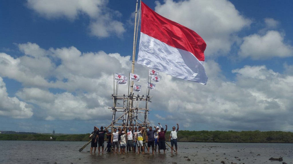 Pengibaran Bendera Merah Putih di Teluk Benoa 17 Agustus 2017 (3)