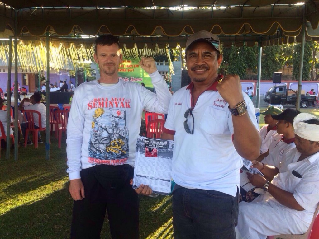 Foto Bendesa Adat Seminyak Yang Datang Kelokasi Memberikan Dukungan (1)