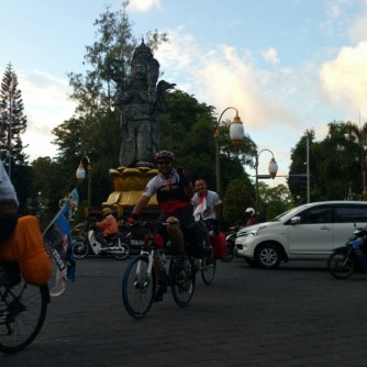 Foto Jelang Keberangkatan Pesepeda Keliling Bali (1)