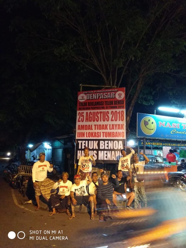 Pemasangan Baliho BTR OLIH Desa Pekraman Denpasar 19-08-2018